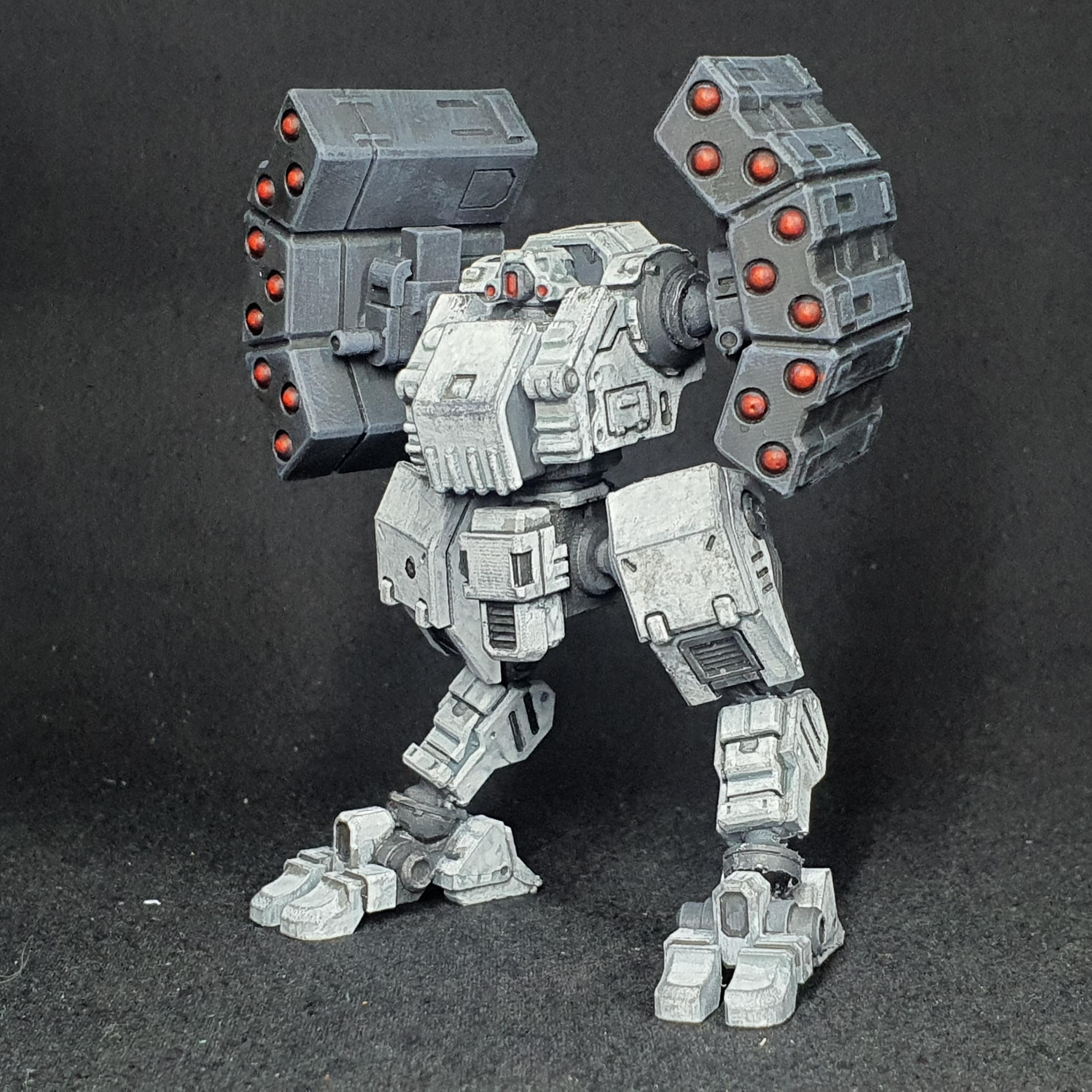 1/100 scale EISENFRONT "SHAMROCK" War-mech resin model kit